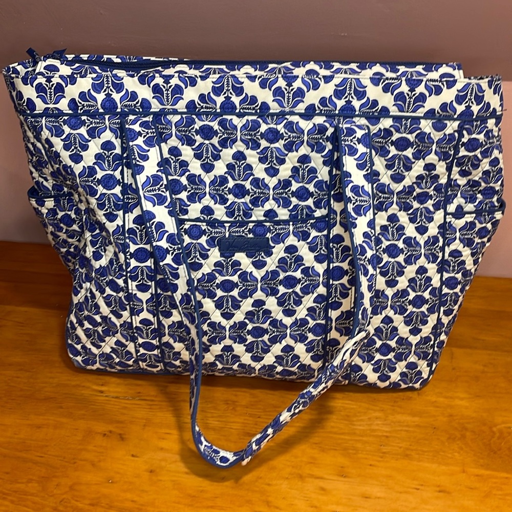 Vera Bradley large tote in Cobalt Tile